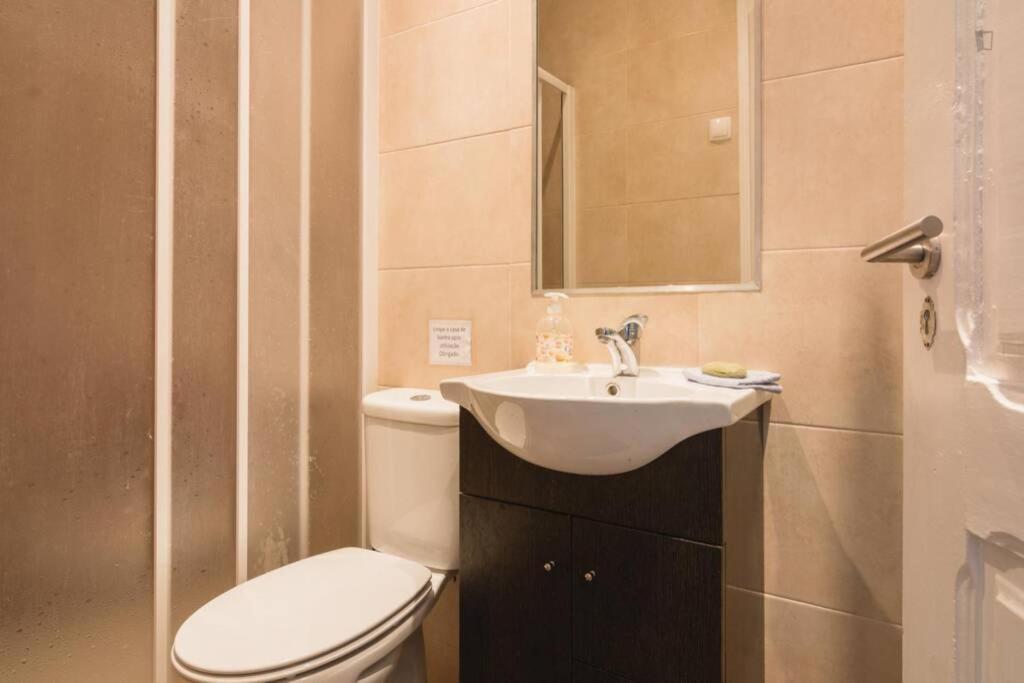 Sunny Terrace Apt, Close To Downtown! 2 Bedroom Flat Лиссабон Экстерьер фото