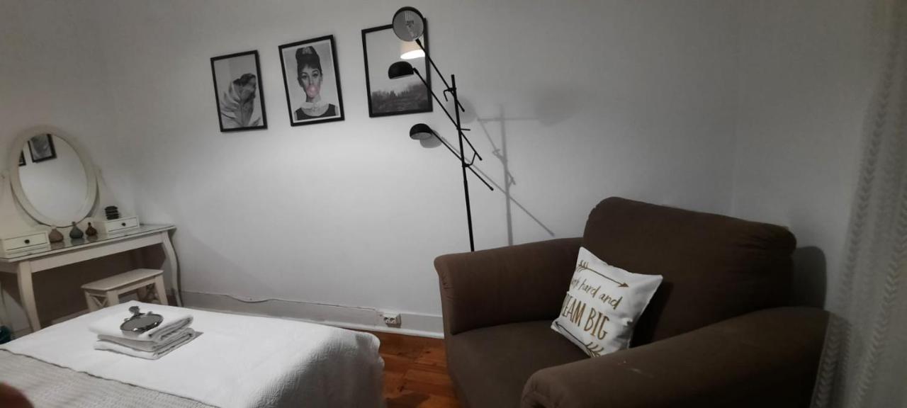 Sunny Terrace Apt, Close To Downtown! 2 Bedroom Flat Лиссабон Экстерьер фото