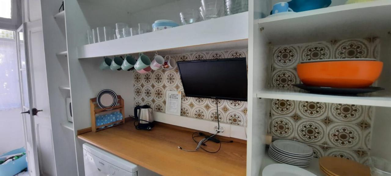 Sunny Terrace Apt, Close To Downtown! 2 Bedroom Flat Лиссабон Экстерьер фото