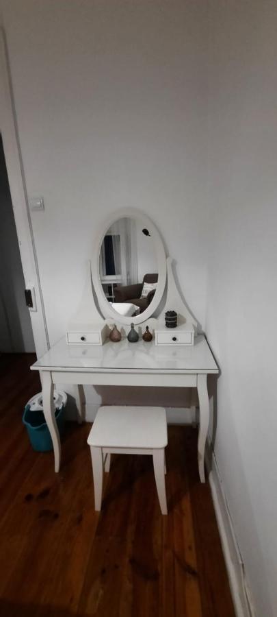 Sunny Terrace Apt, Close To Downtown! 2 Bedroom Flat Лиссабон Экстерьер фото
